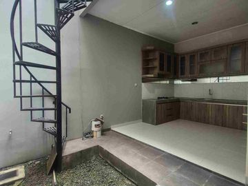 DISEWAKAN RUMAH RAPI SIAP HUNI KAMAR 3+1 DI REGENCY MELATI MAS SERPONG