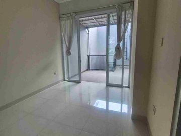 DISEWAKAN RUMAH RAPI SIAP HUNI KAMAR 3+1 DI REGENCY MELATI MAS SERPONG