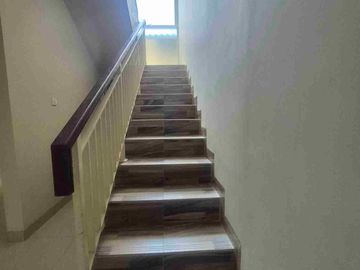 DISEWAKAN RUMAH RAPI SIAP HUNI KAMAR 3+1 DI REGENCY MELATI MAS SERPONG