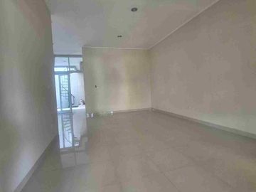 DISEWAKAN RUMAH RAPI SIAP HUNI KAMAR 3+1 DI REGENCY MELATI MAS SERPONG