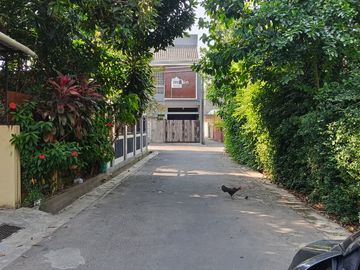 Rumah Mewah Luas 2 Lantai Lebar Depan 14m Hadap Timur Strategis di Tanon Kidul Gedongan Colomadu