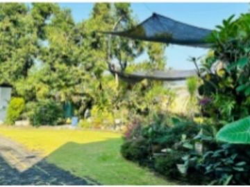 Rumah Megah Super Luas Main Road Jl. Adi Sucipto Lebar Depan 19m Hadap Selatan di Blulukan Colomadu