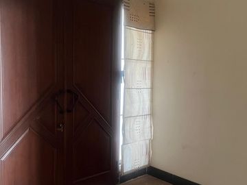 Y.R DISEWAKAN RUMAH SEMI FURNISH DI BATUNUNGGAL BANDUNG STRATEGIS