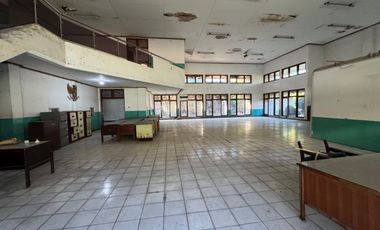 Bangunan komersial di raya kendangsari luas 2.000m2 cocok buat kantor, gudang,office posisi dekat area industri