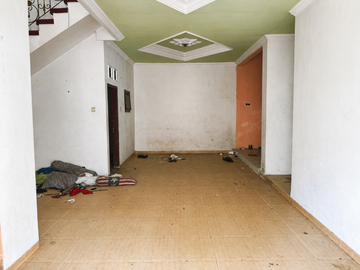 Rumah Dua Lantai di Bawah Harga Pasar Lokasi Strategis Kota Malang