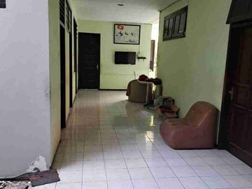 DISEWAKAN RMH COCOK BUAT KANTOR, CAFE&RESTO,KLINIK, STRATEGIS DAERAH RAYA DARMO