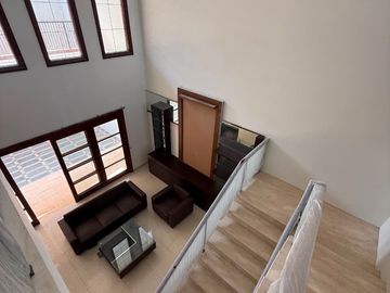 Rumah Graha Family Full Furnished - Hadap Selatan - Carport 4 mobil
