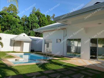 Modern 3BR with 2 bathroom villa, and private swimming pool