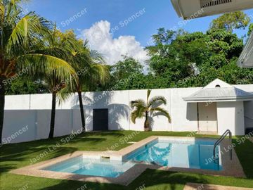 Modern 3BR with 2 bathroom villa, and private swimming pool