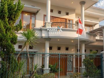 Dijual Rumah 2 Lantai Siap Huni di Jl. Papa Soekarno Hatta, Malang