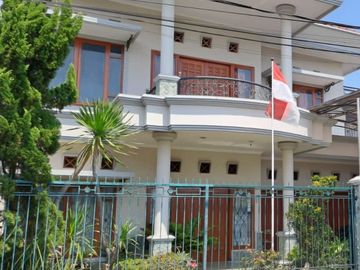 Dijual Rumah 2 Lantai Siap Huni di Jl. Papa Soekarno Hatta, Malang