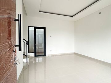 Rumah Ready 2 Lantai Pondok Gede Bekasi - Dekat Stasiun Cikunir