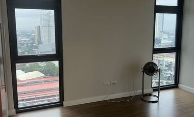 Unfurnished 2-Bedroom Condo facing BGC for Sale at Portico