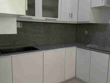 Disewakan rumah 2 lantai Lebak Bulus dekar MRT Fatmawati dan Lebak Bulus