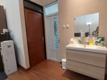 Dijual Rumah di Metro Permata 1