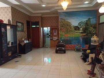 RUMAH DARMO HARAPAN Hadap : SELATAN BARAT