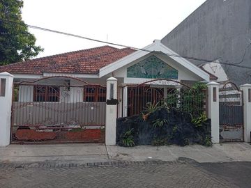 RUMAH DARMO HARAPAN Hadap : SELATAN BARAT