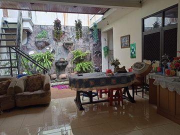 RUMAH DARMO HARAPAN Hadap : SELATAN BARAT