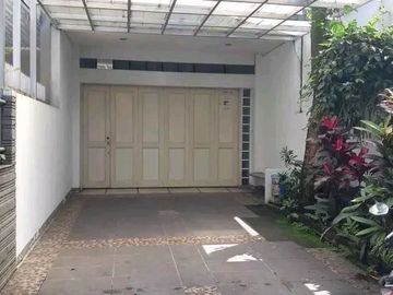 rumah bagus strategis mainroad sayap riau bandung