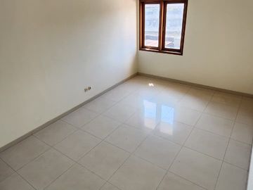 Rumah siap huni di Puri Mediterania