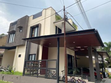 Rumah Siap Huni 3 Lantai Dalam Cluster Dekat Exit Tol Kopo