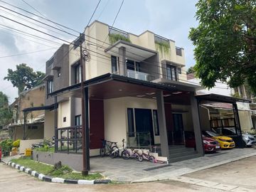 Rumah Siap Huni 3 Lantai Dalam Cluster Dekat Exit Tol Kopo