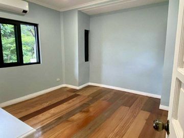 5 Bedroom House and Lot for Sale at Hillsborough Alabang Village, Muntinlupa City