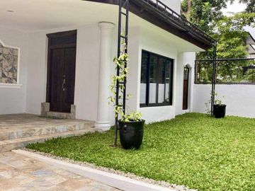 5 Bedroom House and Lot for Sale at Hillsborough Alabang Village, Muntinlupa City