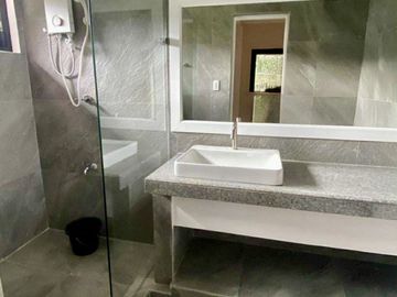 5 Bedroom House and Lot for Sale at Hillsborough Alabang Village, Muntinlupa City