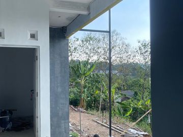 Rumah kos 2 lantai baru ( proses finishing ) lengkap perabot dijual murah di UNNES