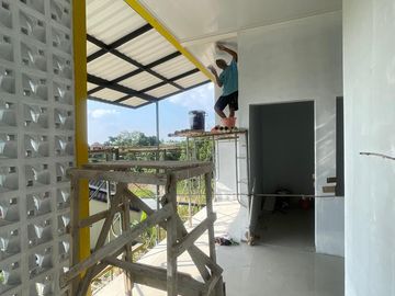 Rumah Kos baru 2 lantai ( siap Huni ) jual murah di UNNES patemon Lingkungan kos