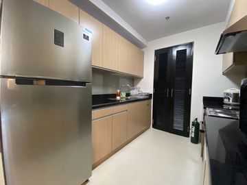 Two Maridien 2 Bedroom with Parking Slot BGC Taguig Fort Bonifacio
