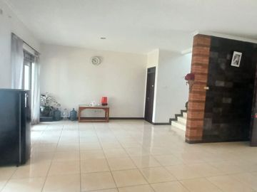 Rumah di Kota Baru Parahyangan, Bagus Luas Tatar Ratna Sasih