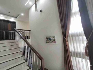 Rumah Bagus 2 Lantai di Sukaluyu Dekat Gasibu Gedung Sate