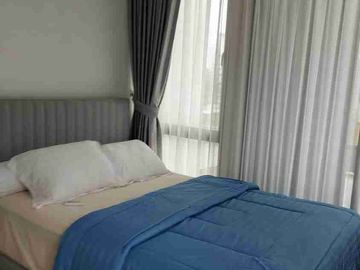 DIJUAL RUMAH CANTIK FULL FURNISHED DENGAN LUAS 140 meter persegi LINGKUNGAN ASRI DAN NYAMAN