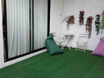 DIJUAL RUMAH CANTIK FULL FURNISHED DENGAN LUAS 140 meter persegi LINGKUNGAN ASRI DAN NYAMAN