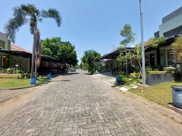 Rumah siap huni dan nyaman Graha Padma Semarang Barat – 8677