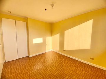2BR Condo with Balcony & Parking FOR LEASE at Valencia Hills, Quezon City