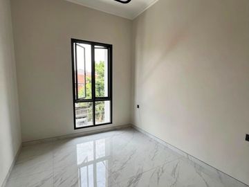 Rumah Manyar Jaya New Modern Minimalis Ciamik Poll