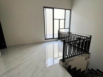 Rumah Manyar Jaya New Modern Minimalis Ciamik Poll