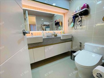 FOR SALE | Luxury 3BR Residence with Sauna at Uptown Parksuites Tower 1, BGC