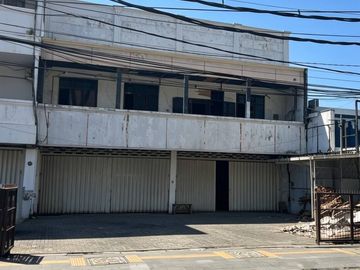 Disewakan Gedung 2 lantai di Jalan Embong Sawo dekat Tunjungan Plaza