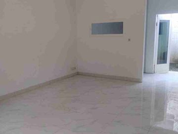 rumah terawat luas 107m di komplek buahbatu regency buahbatu