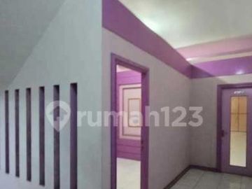 Dijual Cepat Ruko Super Strategis Siap Pakai,Lokasi Pasar Kliwon,Solo Luas 111m2 BU!!