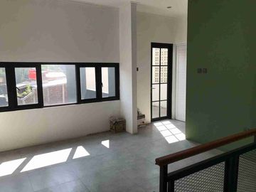 rumah minimalis 2lantai lokasi strategis di cigadung tubagusismail dago bandung kota