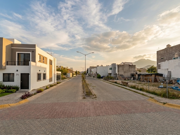 CASA EN VENTA EN NAYARABASTOS TEPIC NAYARIT