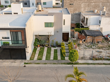CASA EN VENTA EN NAYARABASTOS TEPIC NAYARIT