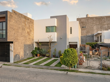 CASA EN VENTA EN NAYARABASTOS TEPIC NAYARIT