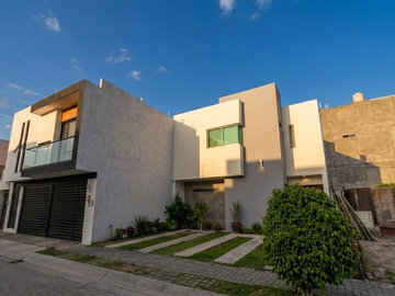 CASA EN VENTA EN NAYARABASTOS TEPIC NAYARIT