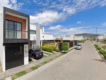 CASA EN VENTA EN NAYARABASTOS TEPIC NAYARIT